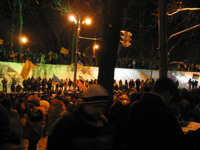 be26-11-2004_Kiev_KabinetMinistrov01